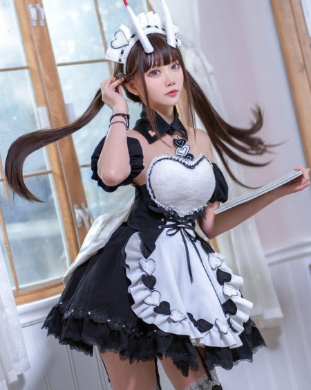 Косплей горничная