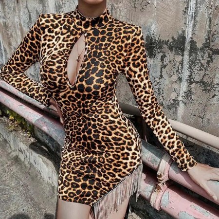 Секси в леопардовом платье