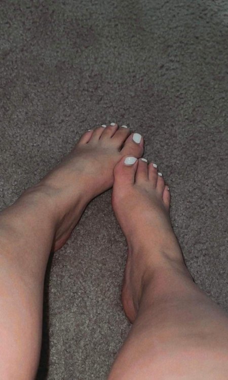 Белые ногти на ногах