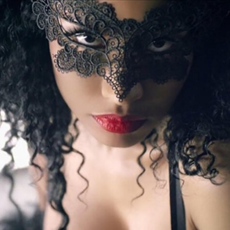 Кружевная маска на Хэллоуин