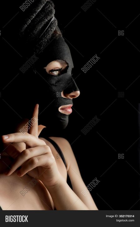 Девушка маска