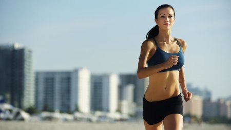 Бег девушки