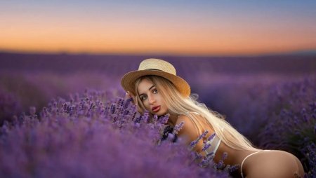 Фотосессия на лавандовом поле