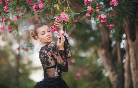 Девушка цветами