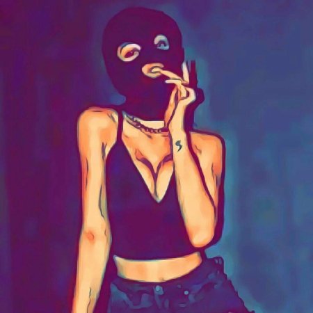 Девушка в балаклаве