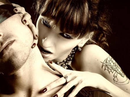 Девушка с завязанными глазами