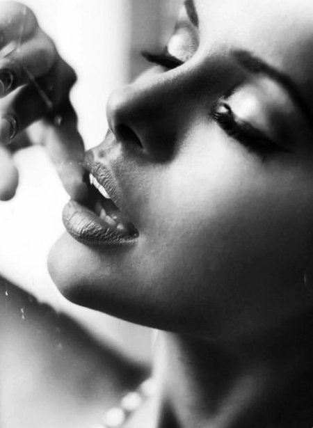 Молоко на губах