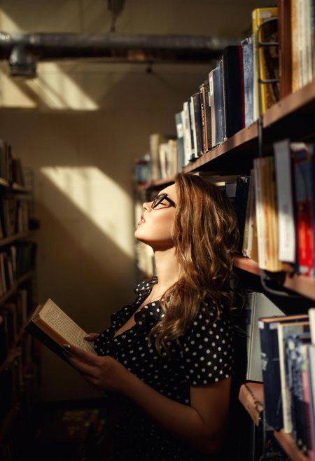 Ханна Бернард Мисс библиотекарша