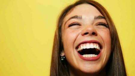 Смеющееся лицо