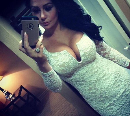 Селфи декольте