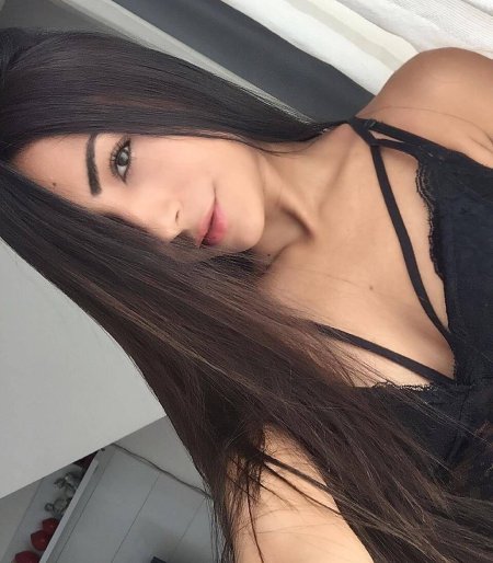 Красивые девушки с черными волосами