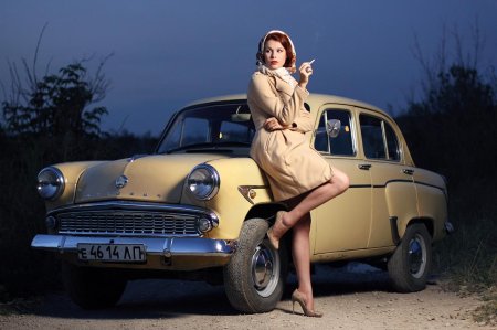 Девушки и ретро автомобили