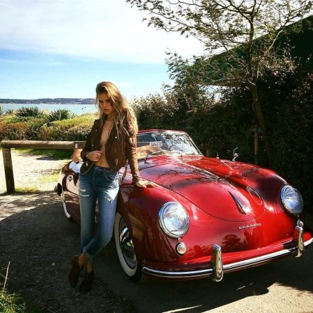Девушка на Порше