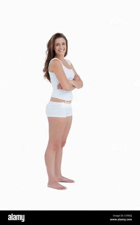 Женщина вид сбоку в полный рост