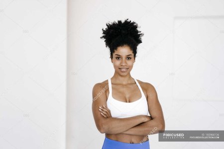 Девушка в майке