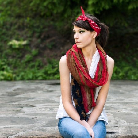 Эда Йылдыз в бандане