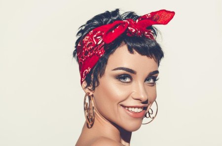 Прически с банданой