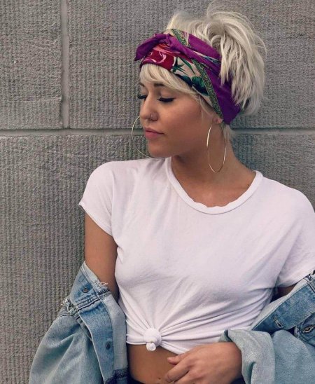 Повязка на голову с короткой стрижкой