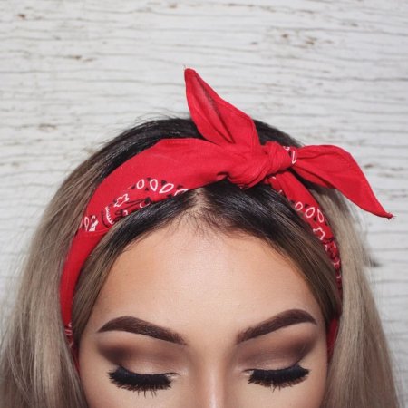 Прическа с повязкой