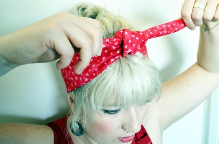 Красная бандана на голову