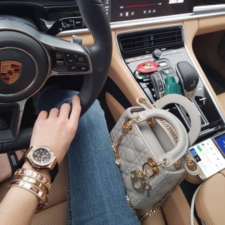 Красивые богатые девушки