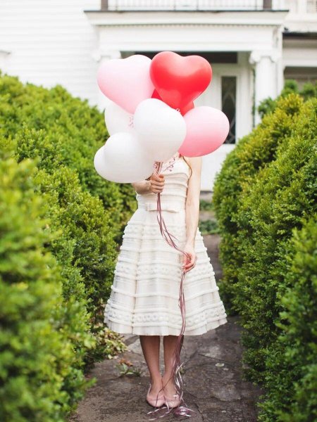 Девушка с воздушными шарами