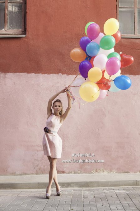 Девушка с воздушными шарами