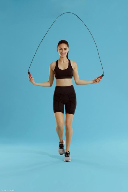 Прыжки на веревках для женщин тренировки