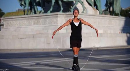 Клип со скакалками