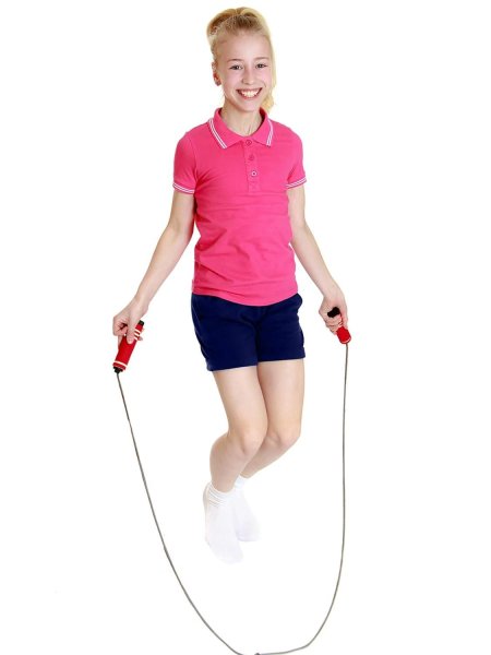 Девочка со скакалкой