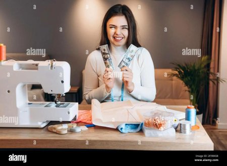 Картинка улыбается швея