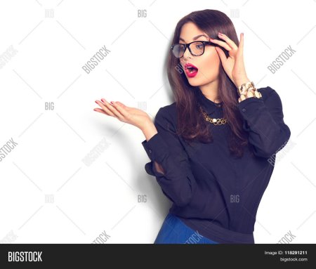 Девушка в очках