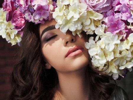 Девушка в цветах