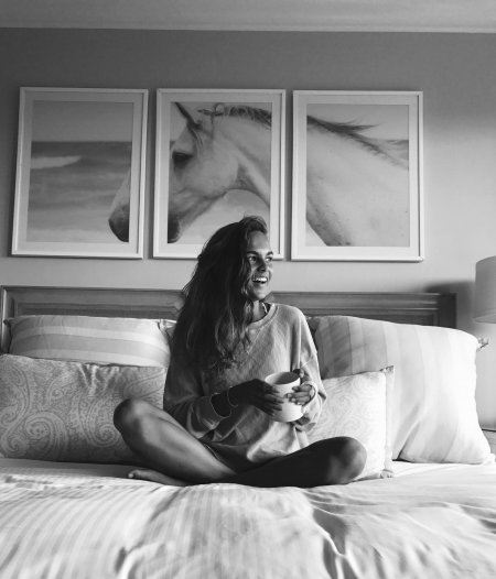 Фотосессия на кровати