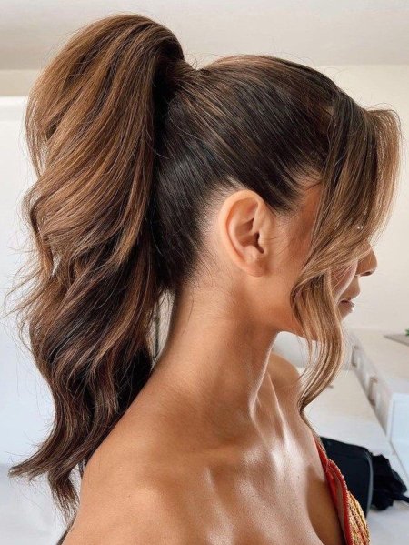 Низкий хвост со стразами