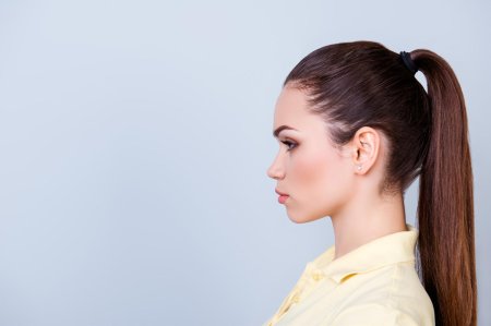 Девушка с хвостом