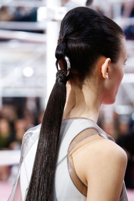 Прическа хвост