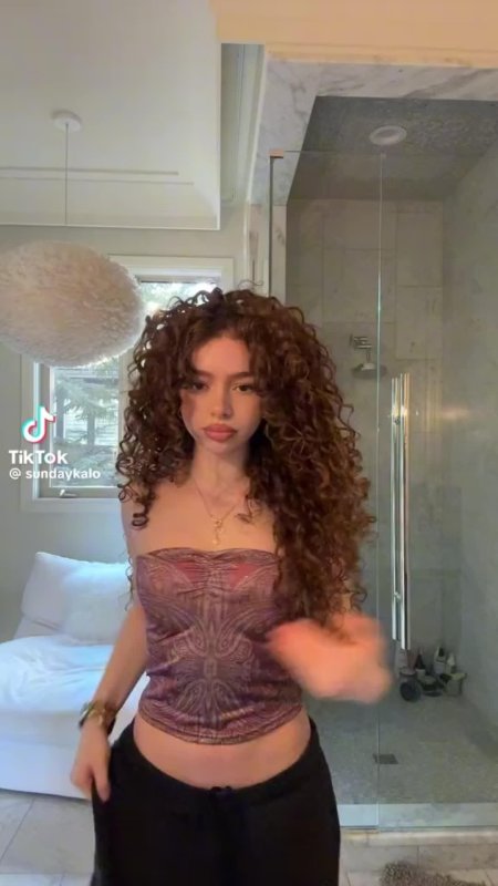 Кудрявая прическа