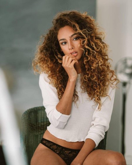 Флавия Сантьяго