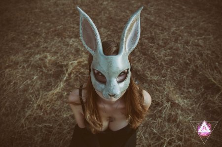 Алиса Тини Банни маска