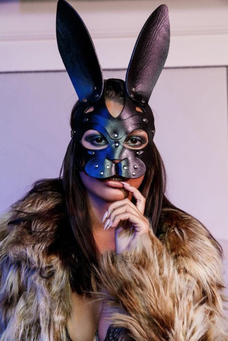 Кожаная маска "Зайка"