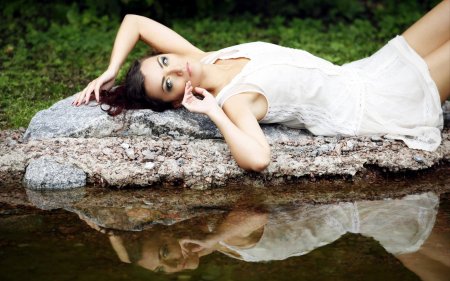 Фотосессия возле воды