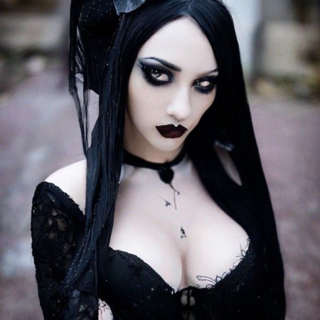 Макияж готический