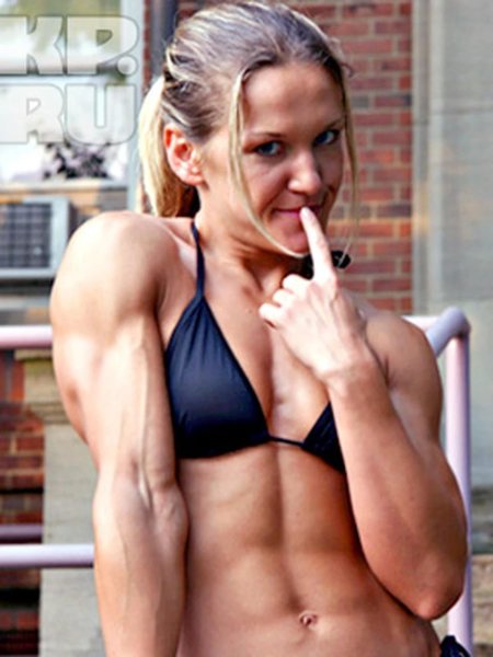Мускулистая девочка