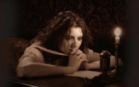 Женщина в раздумьях