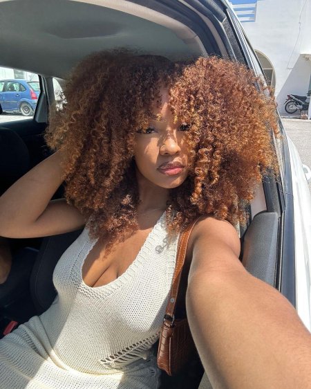 Прическа на афро кудри