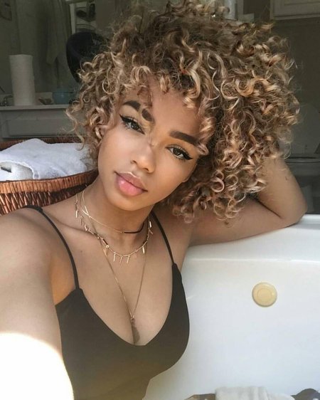 Дженнифер Лопес с афро кудрями