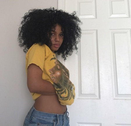 Темнокожая женщина