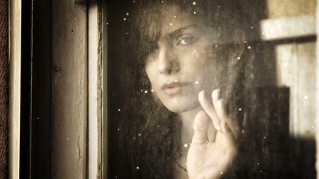 Женщина в окне