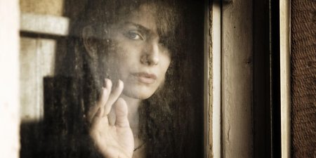 Женщина в окне